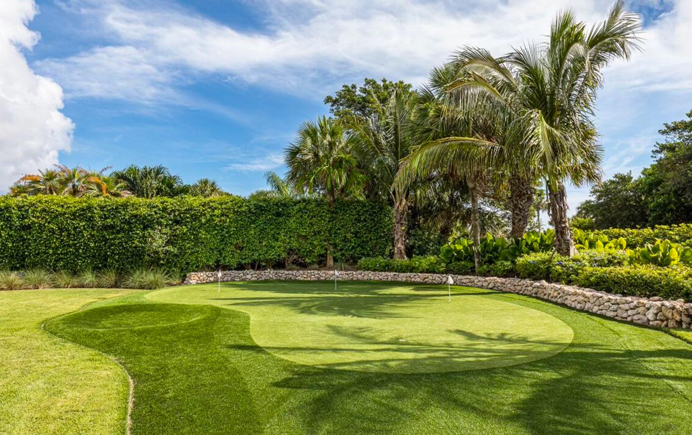 How to Create the Backyard Perfect Putting Green Oasis - Southwest ...